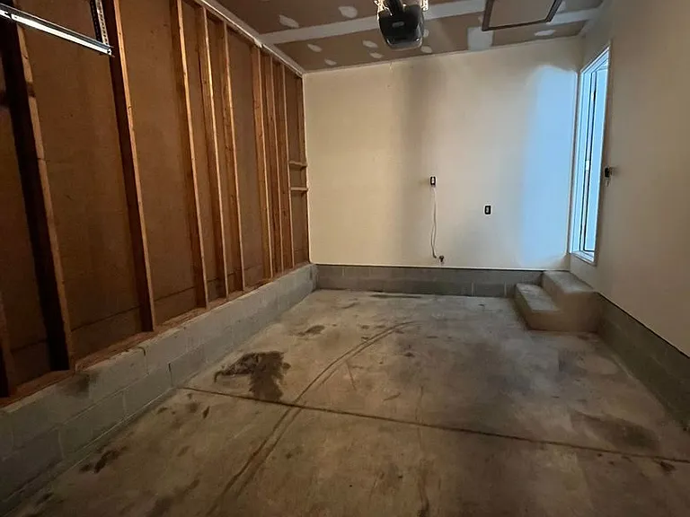 8795 Creve Coeur Ln — Photo 14