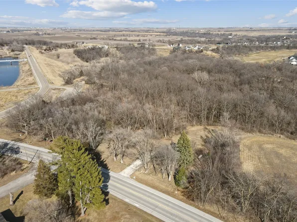 1219 N Broadway St, Polk City, IA 50226