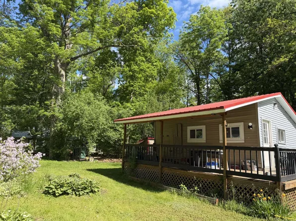 36 Island Drive, Bridport, VT 05734