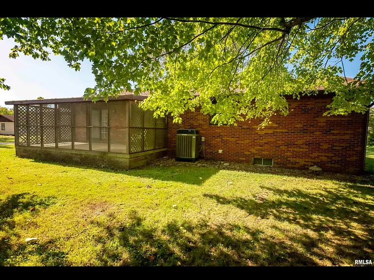 103 Boswell Rd — Photo 4