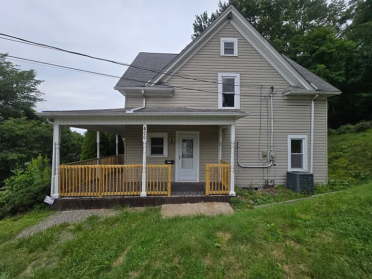 400 W Fulton St — Photo 1