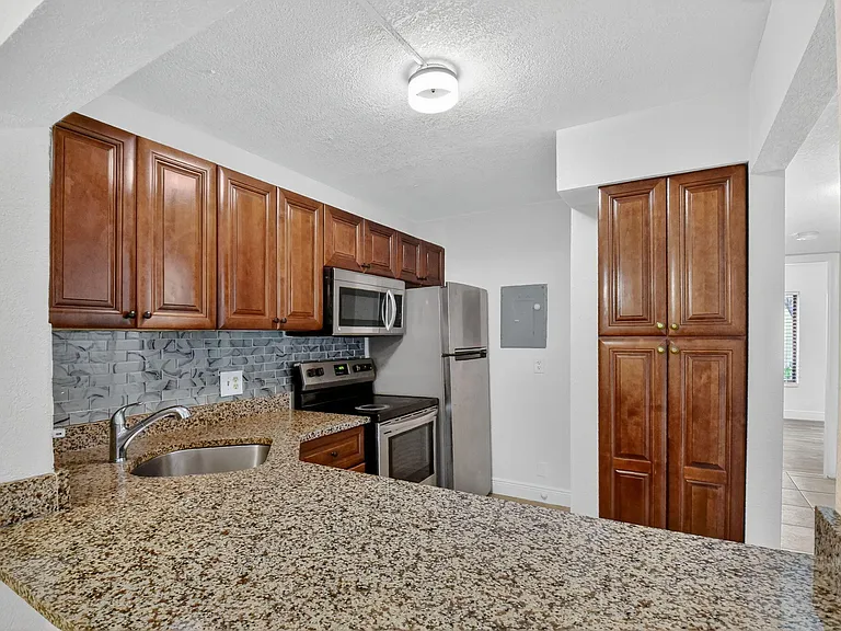 208 Foxtail Dr #B2 — Photo 10