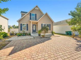 150 Leawood Cir, Naples, FL 34104