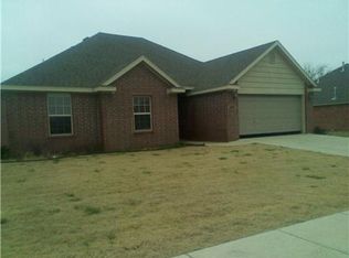 680 E Riley Ln, Springdale, AR 72764