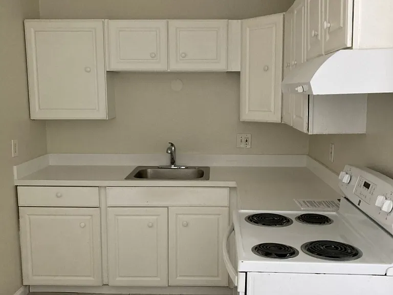 2131 Sacramento St #9 — Photo 6