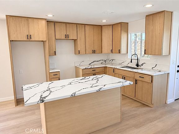 2nd image of 3752-3754 Mintern St