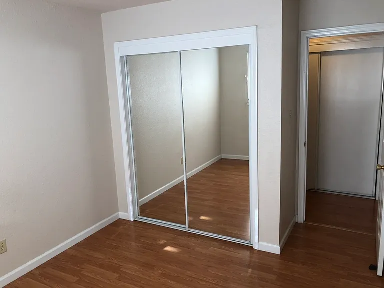 7025 Amsterdam Ave — Photo 11