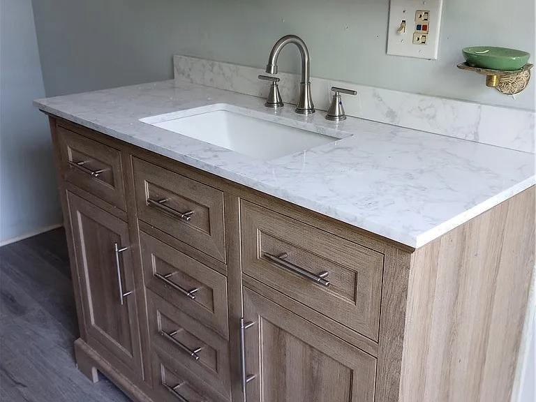 410 Linden Pl — Photo 16
