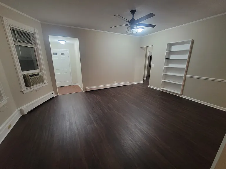 Living Room built-ins pic #2