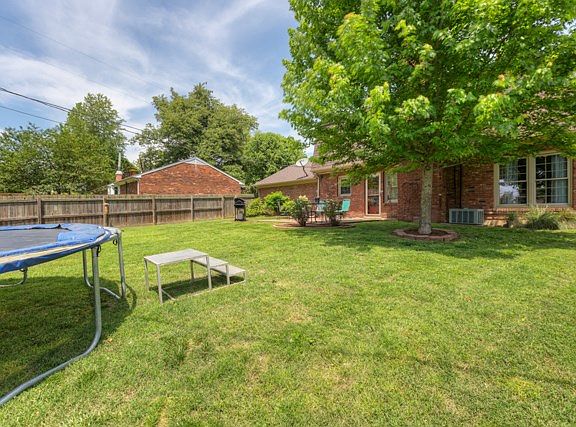 4th image of 4600 Loftwood Dr