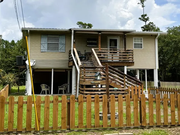 2054 Mole Dr, Bay Saint Louis, MS 39520