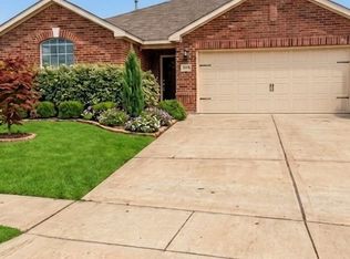 1100 Flatwater Trl, Crowley, TX 76036