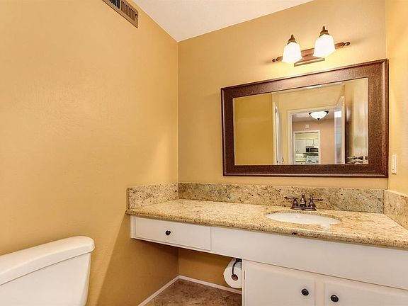 5th image of 676 Knollwood Dr