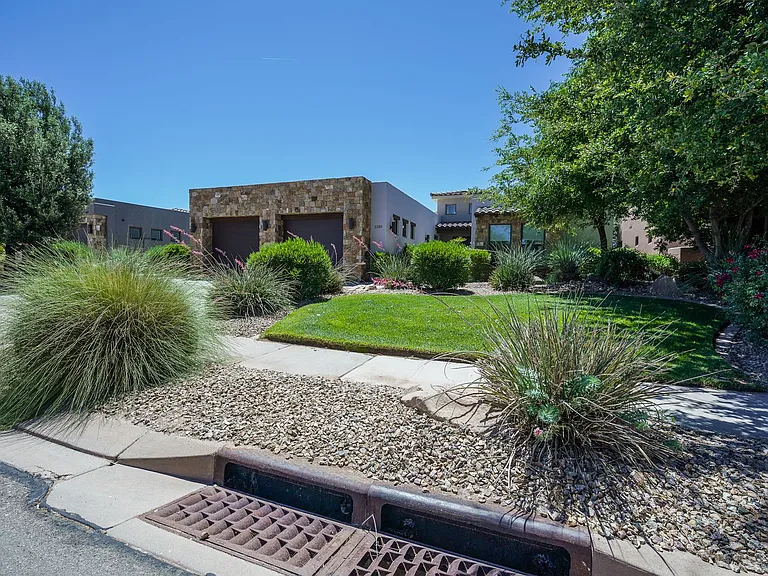 1359 W Shinnecock Cir — Photo 57