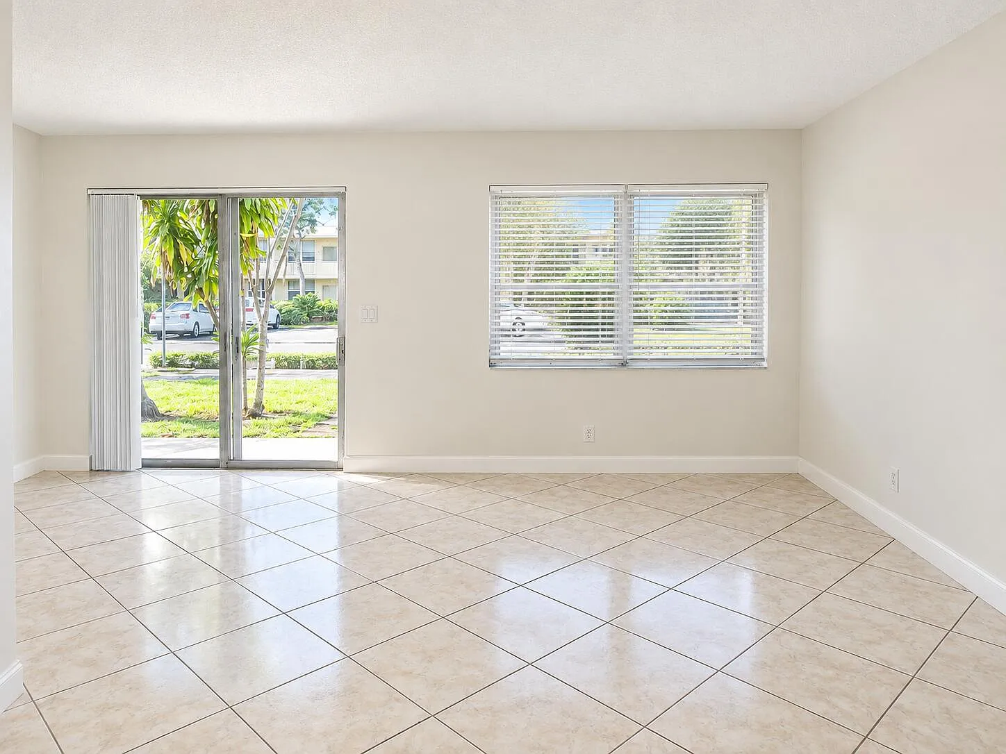 16 bed, 8.0 bath, 6394 sqft, $1,800 — Photo 1