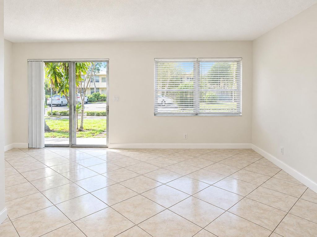 2401 NE 10th St APT 2, Pompano Beach
