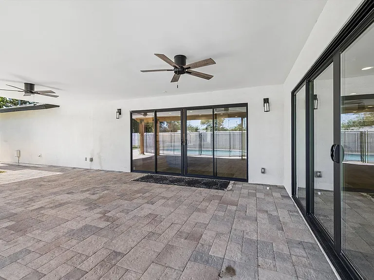 301 E Royal Palm Rd — Photo 51