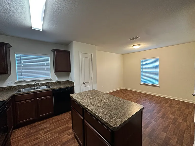 1818 Clegg St — Photo 25