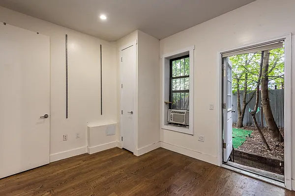 Rented by Nooklyn NYC LLC | media 29