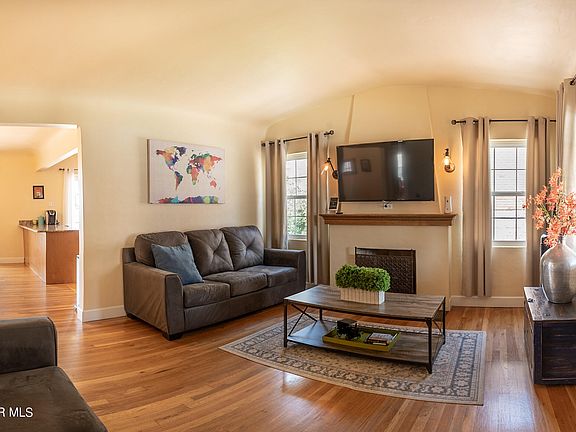 2nd image of 2712 Altura Ave