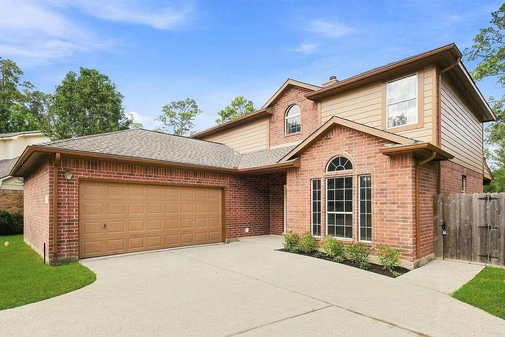 4 bed, 2.5 bath, 2492 sqft, $2,500 — Photo 3