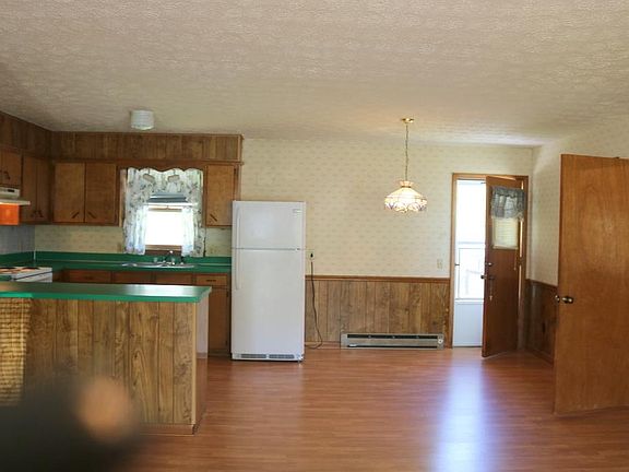 5th image of 303 Buck Ln
