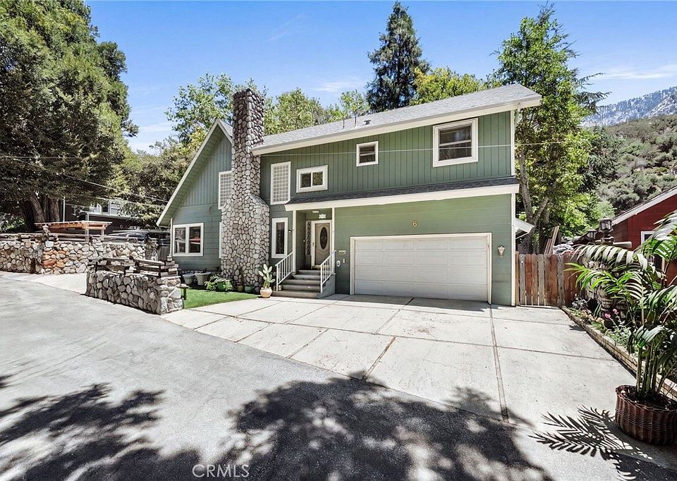 1st image of 6 Oak Dr