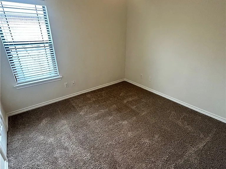 1202 Harrisonburg Ln — Photo 7