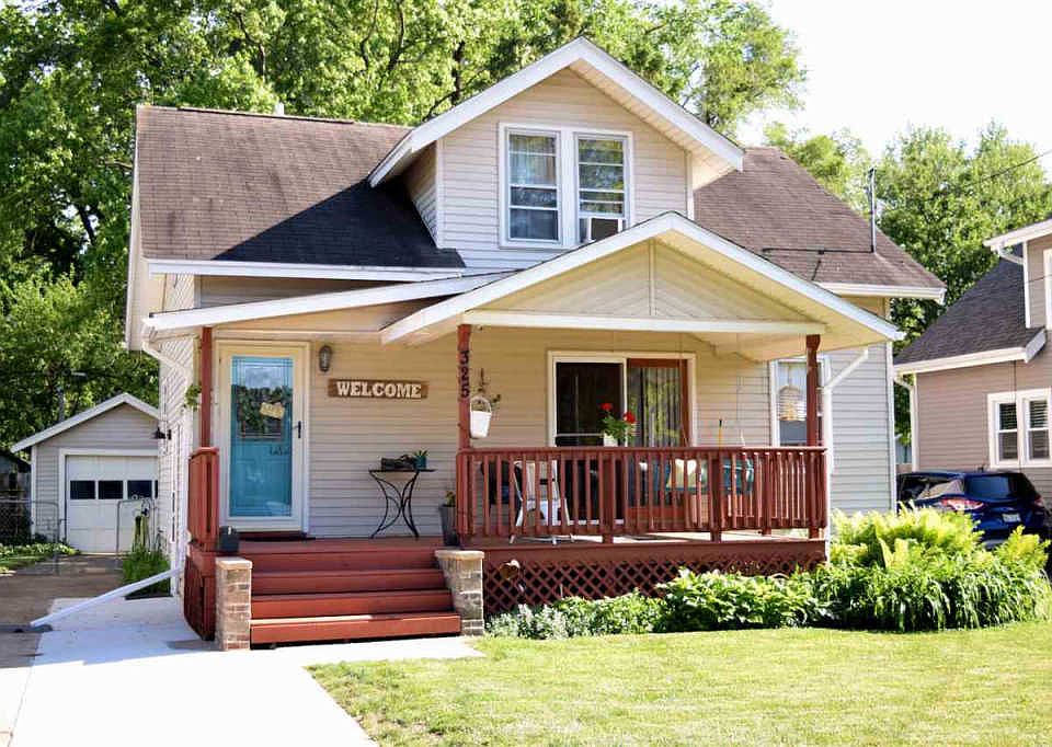 1st image of 325 Sheridan Dr