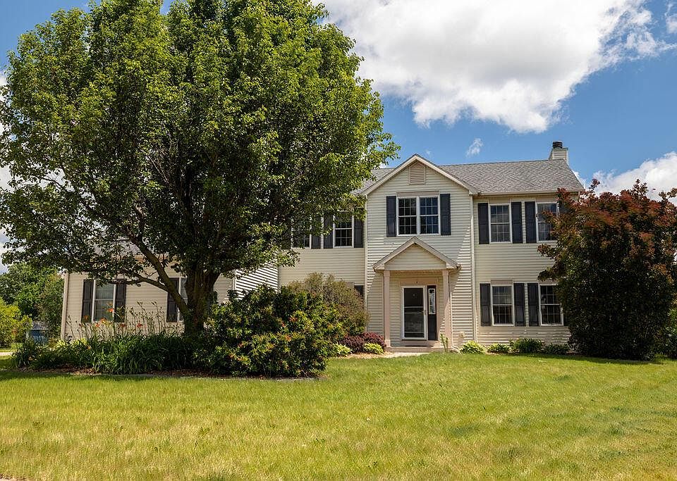 1st image of 934 Cascade CIRCLE