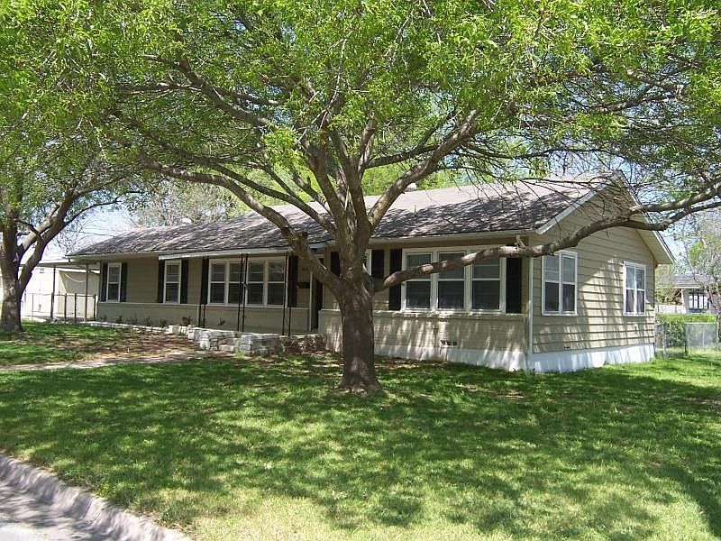 2nd image of 800 Erath Dr