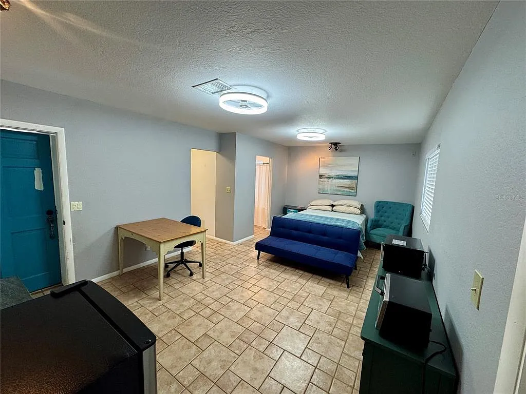 Studio, 1.0 bath, 504 sqft, $1,200 — Photo 2