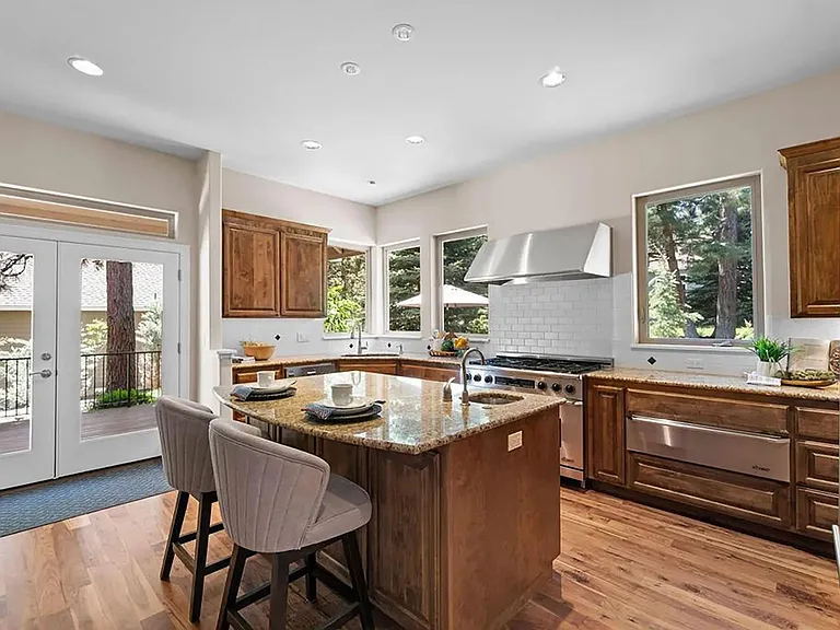 2939 NW Fairway Heights Dr — Photo 15
