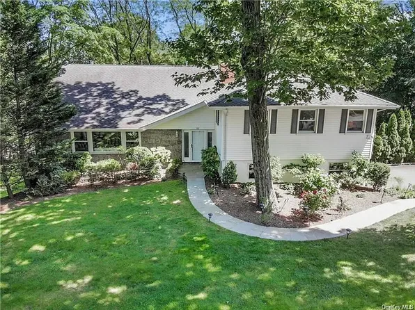 152 Rock Creek Ln, Scarsdale, NY 10583