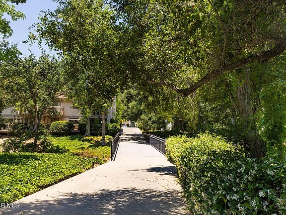 5th image of 772 Valley Dr