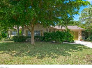 987 Rosea Ct, Naples, FL 34104