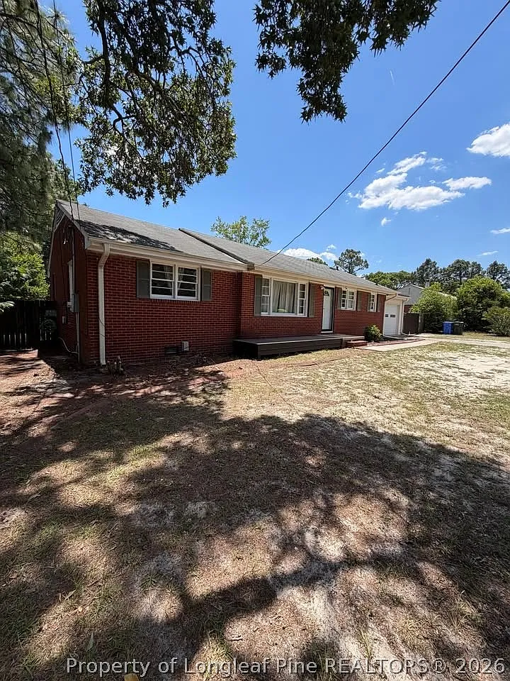 4 bed, 2.0 bath, 1494 sqft, $1,900 — Photo 1