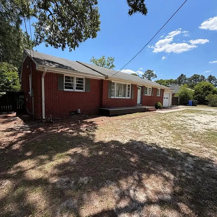 3325 Boone Trl