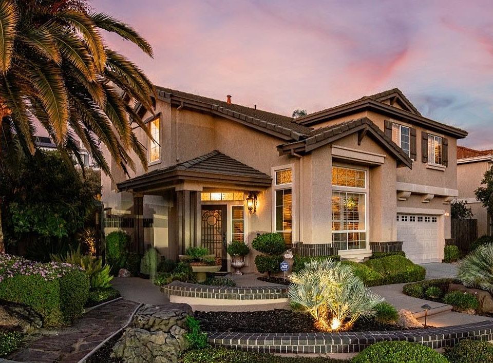 1st image of 1001 Woodcrest Court