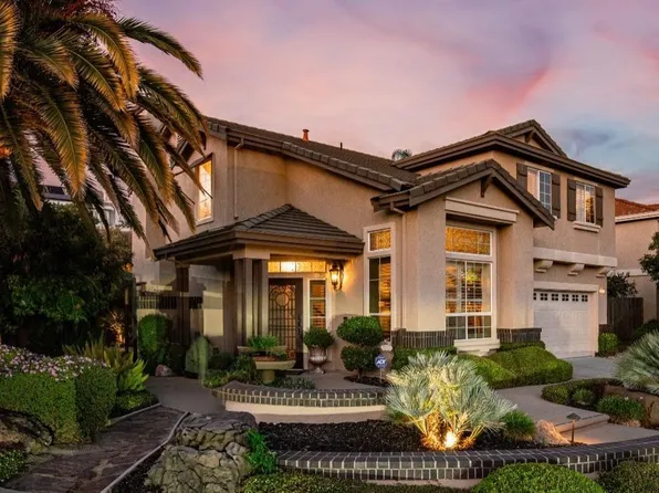 1001 Woodcrest Court, Vacaville, CA 95688