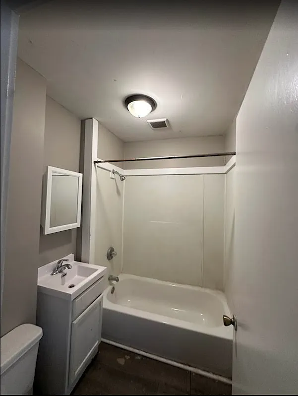 3 bed, 1200 sqft, $1,100 — Photo 4