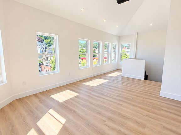 2nd image of 275 Shrewsbury St #3