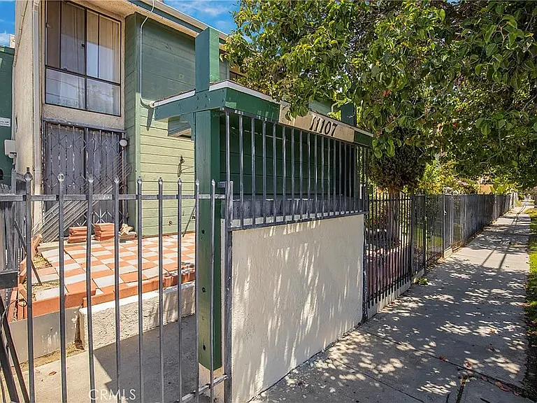 11107 Arminta St — Photo 6