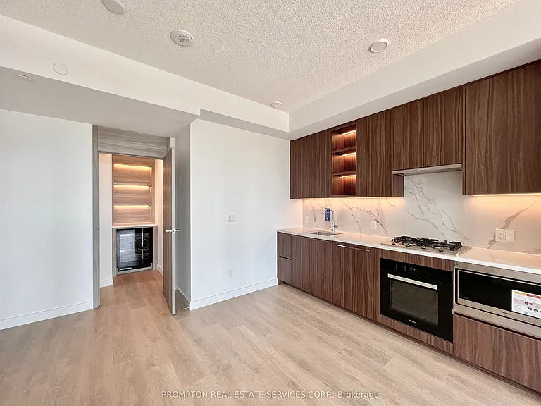 68 Esther Shiner Blvd #2016 — Photo 3