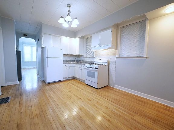 2nd image of 3050 N Clybourn Ave #1