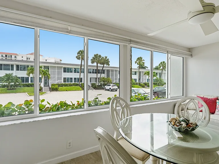 1065 Gulf Shore Blvd N #1 — Photo 27