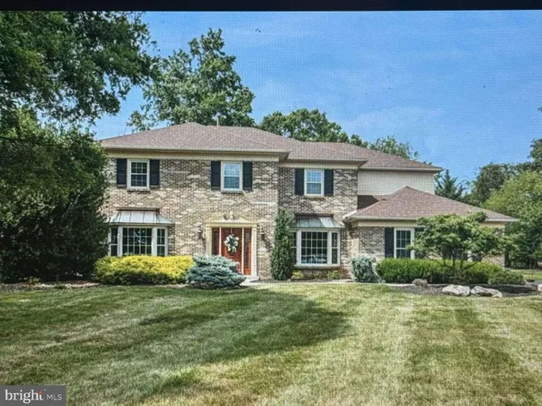 725 Mara Dr, Blue Bell, PA 19422