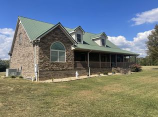 295 White Rd, Leoma, TN 38468