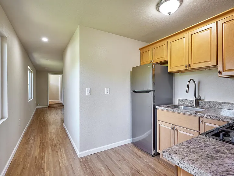 4443 Briar Cliff Rd — Photo 2