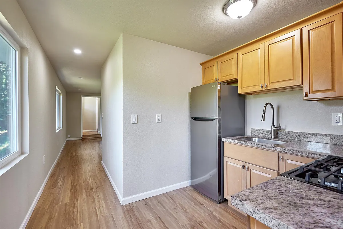 Building Photo - 4443 Briar Cliff Rd